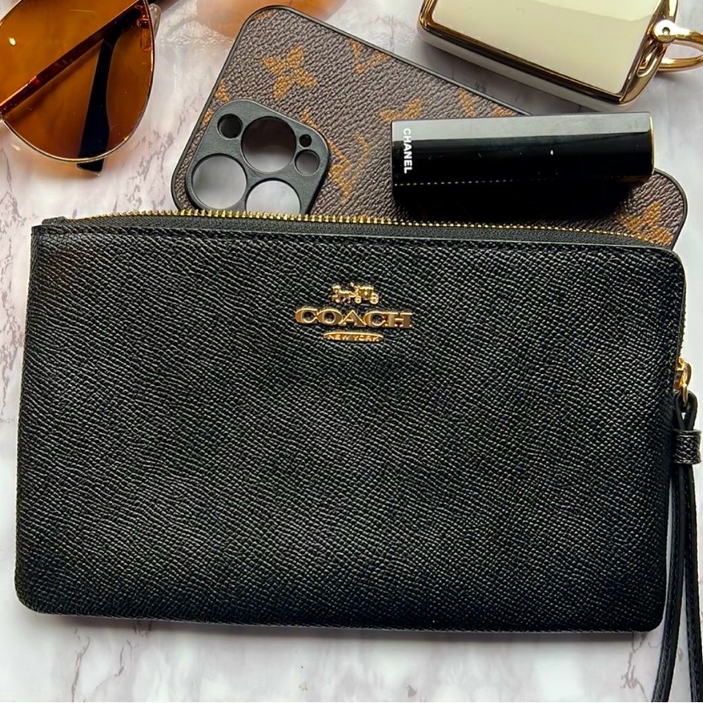 Coach Large Corner Zip Wristlet in Black